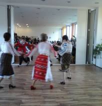 Consiliul judetean brasov este autoritatea administraţiei publice locale, constituită la nivel judeţean pentru coordonarea activităţii consiliilor comunale, orăşeneşti şi municipale, în vederea realizării serviciilor publice de interes judeţean. Directia De Servicii Sociale Directia De Servicii Sociale BraÈ™ov