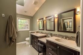 The white color of the walls reflects the light coming from the windows behind the bathtub and make bathing a relaxing retreat for you. High Class Master Bathroom Color Schemes Ideas Small Bathroom Colors Bathroom Color Schemes Bathroom Color