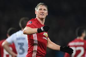 The german midfielder collided with sergio aguero's arm. Bastian Schweinsteiger Retires Right Player Wrong Time At Manchester United United In Focus