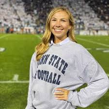 2018 Blue Mountain graduate, Kasey Dean, came back to her alma mater to  talk to Mrs. Cook's Business classes. Kasey shared lots of valuable  information and advice, including the 3 P's of