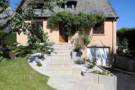 Acces Principal Maison Escalier En Pierre Paysagiste Jardins