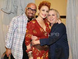 Zouganeli was born in 1983 in athens and is the daughter of yannis zouganelis and isidora sideris. Eleonwra Zoyganelh Oi Goneis Ths Einai Oi Megalyteroi 8aymastes Ths
