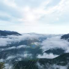 雨後天晴那心曠神怡的雲海在玉山上難得遇到好天氣 竹的光圈 玉山 台灣景點 爬山 台灣最高 jade mountains bpintaiwan ilovetaiwan 雨後天晴那心曠神怡的雲海在玉山上難得遇到好天氣