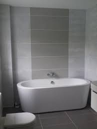 Absolute Best Inspirations Grey Full Tile Wall Decorating Ideas For Small Bathroom With White Ov Diseno De Banos Diseno Banos Pequenos Diseno De Banos Modernos