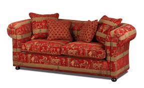 Chesterfield sofas and chesterfield furniture, all handmade in the uk by our master craftsmen to your exact requirements. Wellington Chesterfield Sofa Mit Stoff Cleopatra Rot