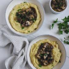 Parmentier De Patata Y Puerro Con Champinones En Salsa La Gloria Vegana En 2020 Salsa De Champinones Patatas Comida