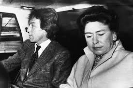 So wird es zumindest in „the crown angedeutet. Prinzessin Margaret Details Uber Ihre Affare Mit Roddy Llewellyn Gala De