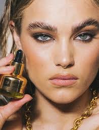 Mecca Smith's Instagram, Twitter & Facebook