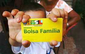 O calendário do bolsa família 2021 e dos anos anteriores é sempre divulgada no final do ano e fica exposta nas agencias da caixa econômica federal para que todos os beneficiados sejam informados sobre a data dos pagamentos e assim possam se organizar em relação aos compromissos que serão. Bolsa Familia Confira O Calendario De Pagamento Do Beneficio Em 2021