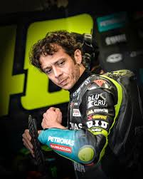 Valentino rossi (/ ˈ r ɒ s i /; Valentino Rossi Valeyellow46 Twitter