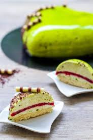 Entremet Mousse De Pistache Insert Framboise Et Biscuit Dacquoise Les Delices De Marina Recettes De Cuisine Cuisine Et Boissons Insert Framboise