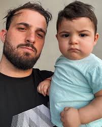 una foto con mi pollito, tqm mi bro 🐣