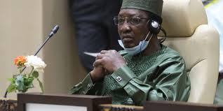 Following the death of chadian president idriss deby itno earlier on tuesday, the army has suspended the government, the constitution and parliament. Au Tchad Le President Idriss Deby Itno Remanie Son Gouvernement