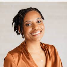 Krista Norris's Instagram, Twitter & Facebook