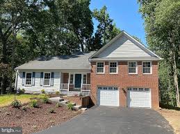 11924 Latigo Ln, Oakton, VA 22124