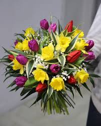 Felicitări frumoase de 8 martie şi felicitări cu flori de 8 martie. Mesaje De 8 Martie Ce Transmit Florile Pe Care Le Oferi Magnolia Blog