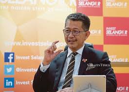 Parit raja , batu pahat bölgesi , johor , malezya 'da bir kasabadır. Uthm Makes Room For 5 000 On Campus