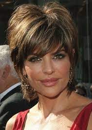 Lisa Rinna Celebrity Inspired Haircuts For Women Over 40 L Www Sophisticatedallure Com Short Thin Hair Trendy Short Hair Styles Short Hair Styles