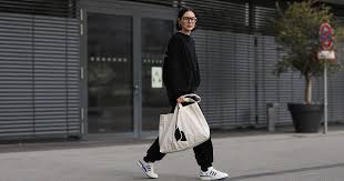 Adidas sportschuhe für damen finden sie auf schuhe.de. Fashion Prognose So Sieht Der Trend Sneaker Von Adidas 2021 Aus