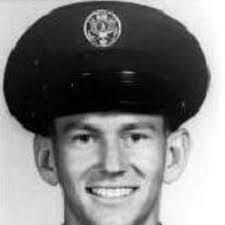 Lora Calhoun's Instagram, Twitter & Facebook