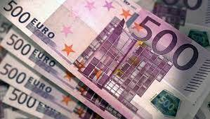 على سبيل المثال ، إذا اشتريت يورو/دولار eur/usd فإنك تشتري يورو (في المقابل يبيع الدولار ) ، حيث يقوم التاجر بذلك توقعا منه ان قيمة اليورو سترتفع مقابل الدولار الامريكي في المستقبل. Ø³Ø¹Ø± ØµØ±Ù Ø§Ù„ÙŠÙˆØ±Ùˆ Ù…Ù‚Ø§Ø¨Ù„ Ø£Ø¨Ø±Ø² Ø§Ù„Ø¹Ù…Ù„Ø§Øª Ø§Ù„Ø¹Ø±Ø¨ÙŠØ© ÙˆØ§Ù„Ø¹Ø§Ù„Ù…ÙŠØ© Ø§Ù„ÙŠÙˆÙ… 23 Ù…Ø§Ø±Ø³