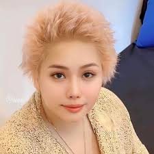 ROSÉ explores raw emotions in solo album 'rosie'