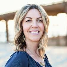 Linda Easley's Instagram, Twitter & Facebook