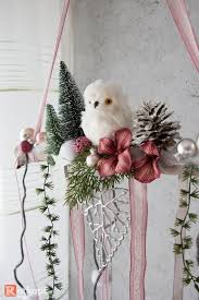 Ein Zauberhafter Haltbarer Turschmuck In Pink Rosa Mit Glaskugeln Verschiedenen Bandern Und Adventskranz Selber Basteln Weihnachtsbasteln Basteln Weihnachten