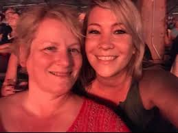 This is an amazing artist, longtime bulldog owner & enthusiast. I think her  artwork speaks for itself, captivating!!! More people need to know about  this beautiful artists work. Please like & share