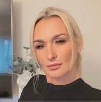 6 "Beth Scarth" profiles