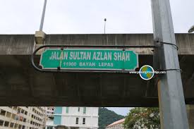Kisah berlaku pada tahun 1996 ketika beliau baru sahaja mendapat kerja dan terpaksa. Jalan Sultan Azlan Shah