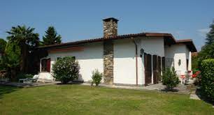 Lunità si compone di un piccolo soggiorno con zona cucina a vist Villa Lavena Lavena Ponte Tresa Imitalia Srl Luino