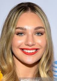 Fan Casting Maddie Ziegler as Hayley Graham in Pittsburgh Girls