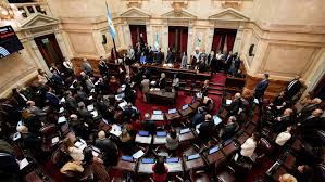 El Senado desafía al Ejecutivo con un paquete de alto impacto social