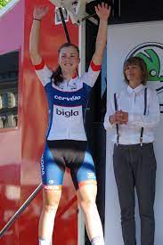 Lisa klein aus deutschland holt zum doppelschlag aus an der boels ladies tour in den niederlanden. Datei Dm Rad 2017 Frauen Siegerehrung 10 Lisa Klein Jpg Wikipedia