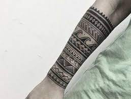 Tatouage bras nature tatouage avant bras homme tatouages nature tatouage hiboux tatouage bracelet tatouages bras hommes tatouages végétaux tatouages tribaux manches tatouages. Tatouage Avant Bras Bracelet 85 Idees De Tatouages Sur Le Bras A Piquer