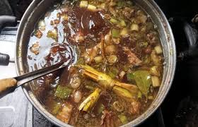 Lagi ingin masak daging sapi, tapi bingung pilih bagian daging yang mana? Resep Rawon Daging Sapi Rasanya Maknyus Cek Resep