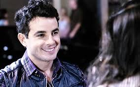 A interpretação 'clownesca' de Anderson Di Rizzi é uma 'delícia'.”