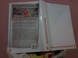 Kumpulan gambar tentang gambar sampul kliping, klik untuk melihat koleksi gambar lain di kibrispdr.org. Melawan Dengan Kliping Lewat Tenggat