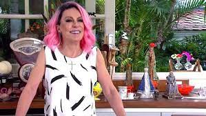 Os cabelos super naturais são, na verdade, uma peruca, mais conhecida como lace. Ana Maria Braga Surge De Cabelo Rosa E Diz Ter Se Inspirado Em Sakura Do Anime Naruto