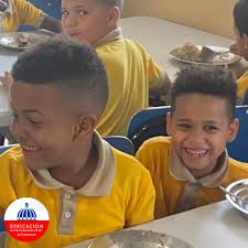 Directores Regional y Distrital, encabezan inauguración comedor de la  escuela Salomé Ureña. Con gran júbilo fue inaugurado el comedor de la  escuela Salomé Ureña en Jicomé Abajo, perteneciente al Distrito Educativo  09-02.