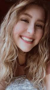 Former UHS 2019 Graduate Paige Crombie recently graduated from Garden City  Community College with a Associates Debmgree in Sociology