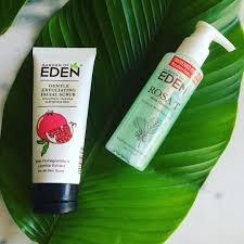Terdapàt banyak jerawat dan parut jerawat pada wajah saya… setelah itu saya disyorkan oleh makcik saya garden of eden rosa e pigmentation serum 5ml. Review Produk Garden Of Eden