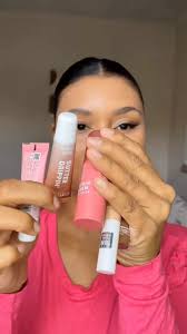 Elma Strauss's Instagram, Twitter & Facebook