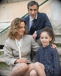 Anticipazioni e trama della fiction l'amore strappato, in onda prossimamente su canale 5 (protagonista sabrina ferilli). L Amore Strappato Trama Cast E Tutte Le Curiosita Isa E Chia