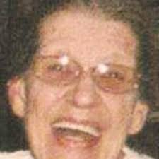 Gloria Toth's Instagram, Twitter & Facebook