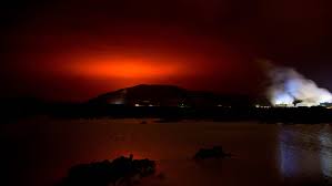 The eruption — which is relatively small for now — is the area's first in 781 years, the glow from which could be seen up to 20 miles away in reykjavík, the country's capital. Na47eszaxqdclm