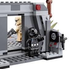 However among the arrivals will be several new lego sets. Battle On Scarif 75171 Star Wars Offiziellen Lego Shop De