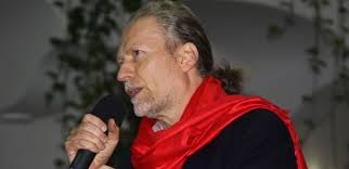 Jidášská vláda.“ Bývalý diplomat Pešek se podíval, co Fiala říkal v roce  2014. A co říká teď