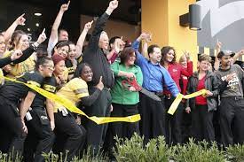Buffalo Wild Wings Grand Opening Draws A Crowd Photos Federal Way Mirror